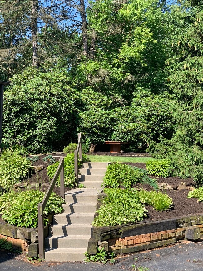 Building Photo - 1829 Duncan Ave