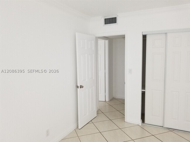 Building Photo - 16740 NE 9th Ave