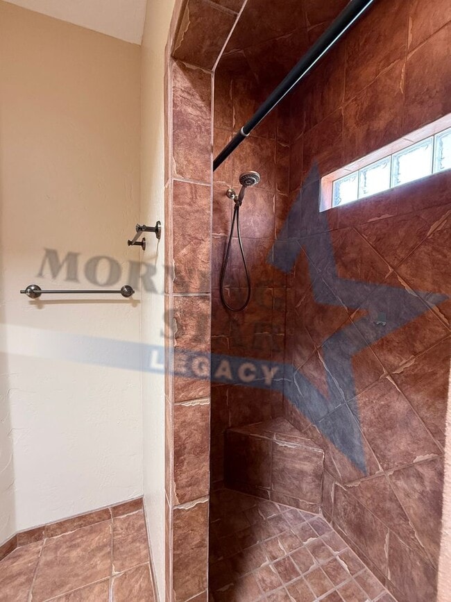 Building Photo - 4-Bedroom Home - New Carpet & Fresh Paint!