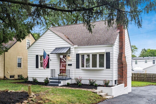 Building Photo - 884 S Chesterfield Rd