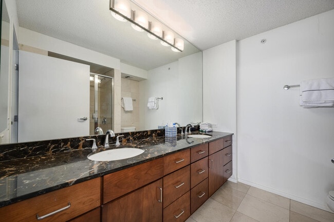 Building Photo - 9725 Woods Dr