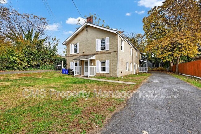 Building Photo - 148 Davenport St