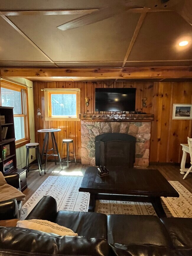 Building Photo - 3628 Forest Ave