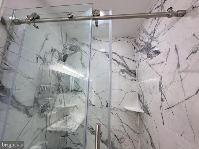 Building Photo - 1017 Oaklyn Ct