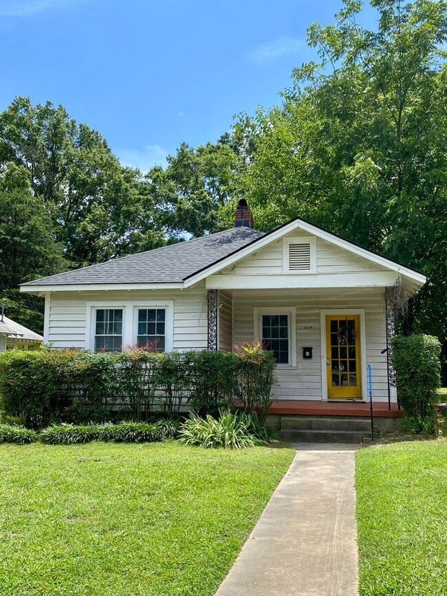 Building Photo - 3119 Stanhope Ave