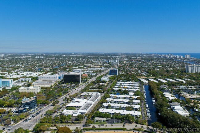 Building Photo - 6231 Bay Club Dr
