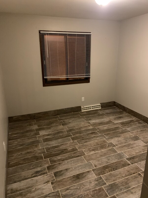 Building Photo - 7512 N Granville Rd