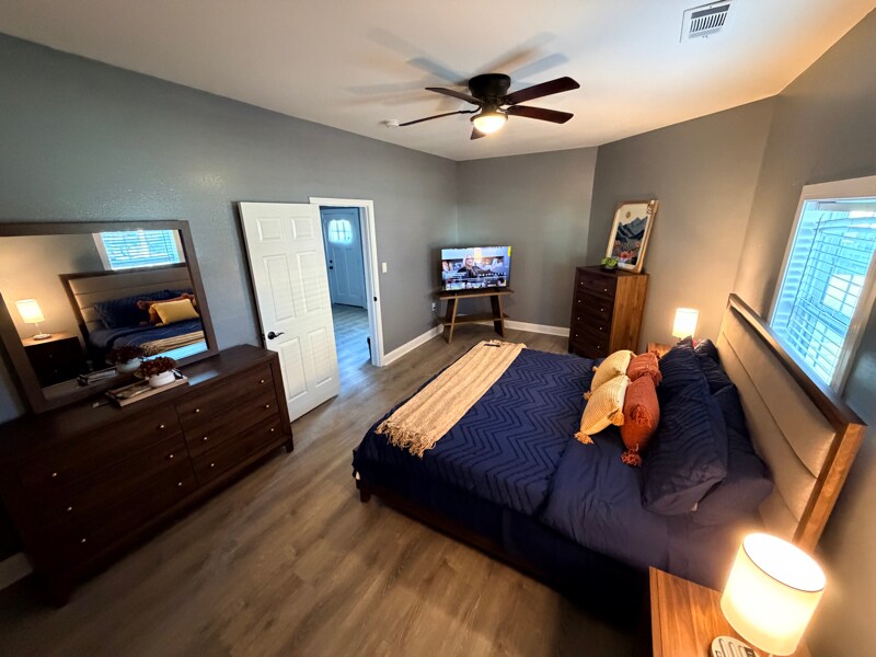 Building Photo - 910 N Rocheblave St