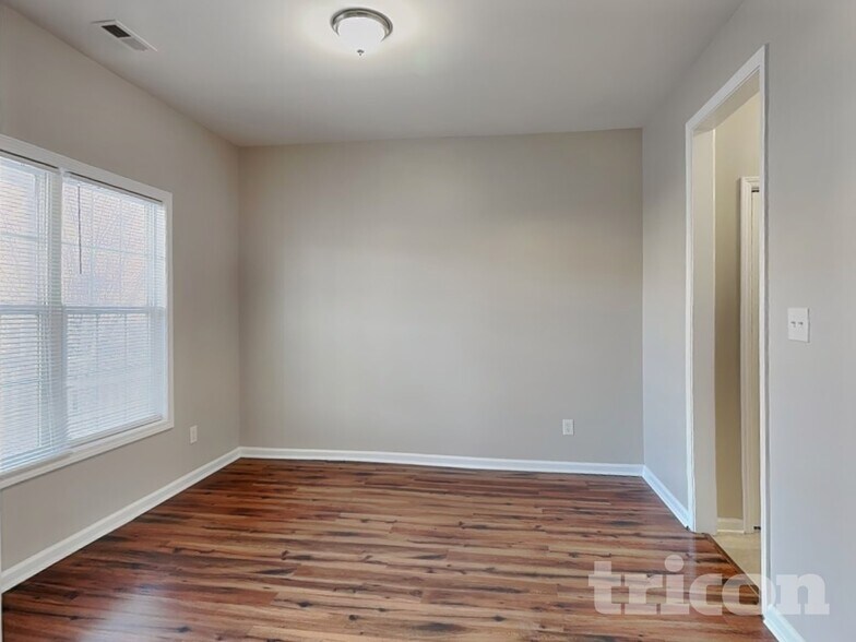 Building Photo - 4053 Laurel Glen Dr