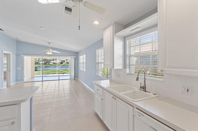 Building Photo - 9083 SE Hawks Nest Ct