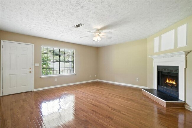 Building Photo - 3045 Wildflower Ln SW