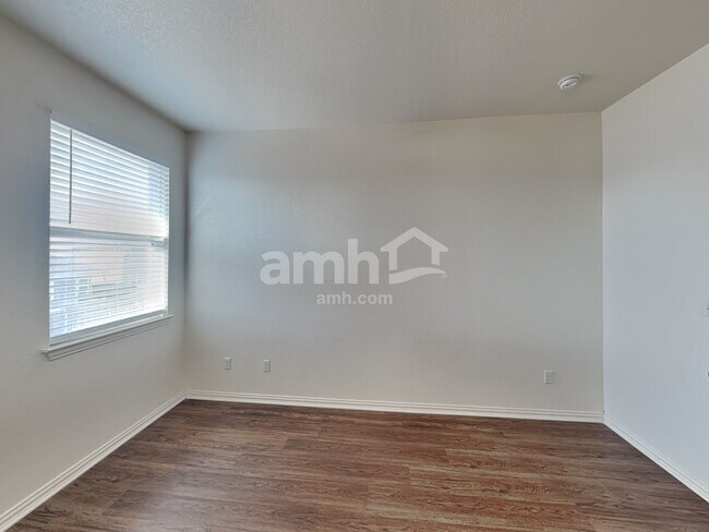 Building Photo - 2723 Spencebrook