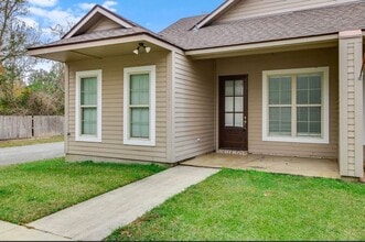 Building Photo - FOR RENT in LAFAYETTE!