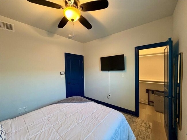 Building Photo - 431 Leboeuf St