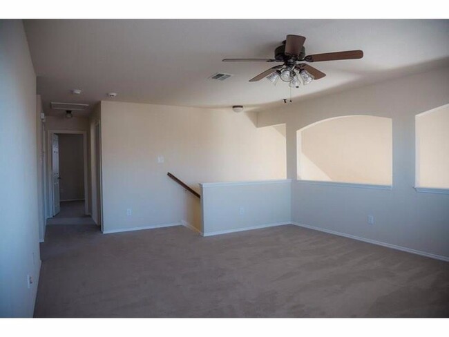 Building Photo - 4 bed 2.5 bath in Brookstone Community!!