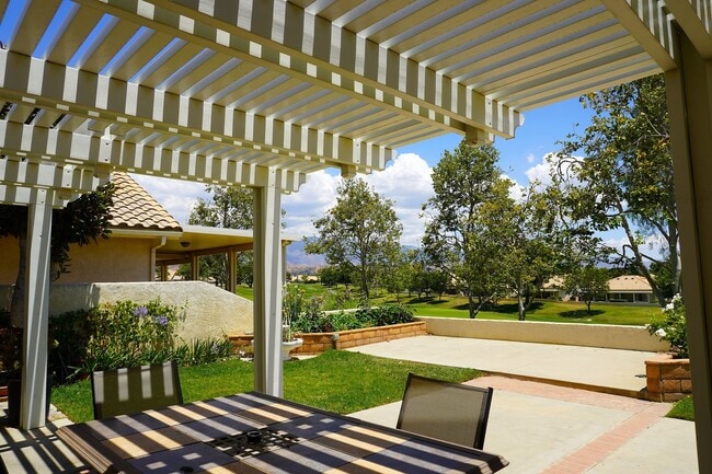 Building Photo - Sun Lakes 3 Bedroom - Backs the Golf Course