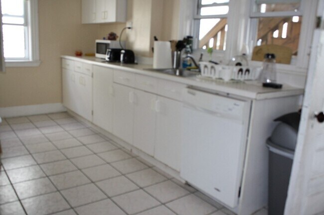Building Photo - 3 Washburn Terrace