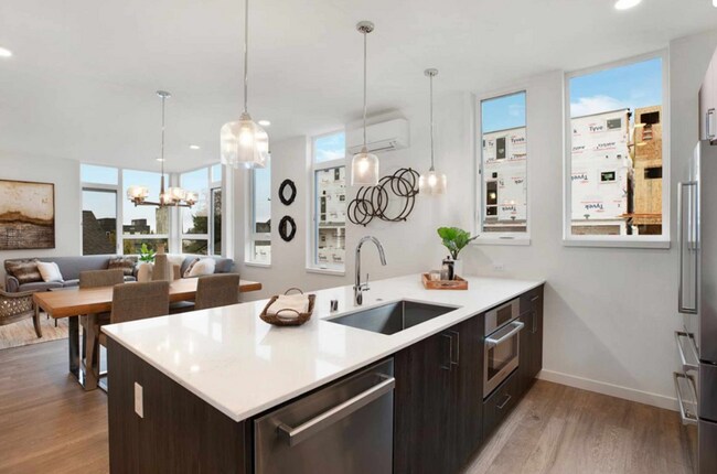 Building Photo - Modern Wallingford/Fremont Home with Rooftop Views & Designer Finishes