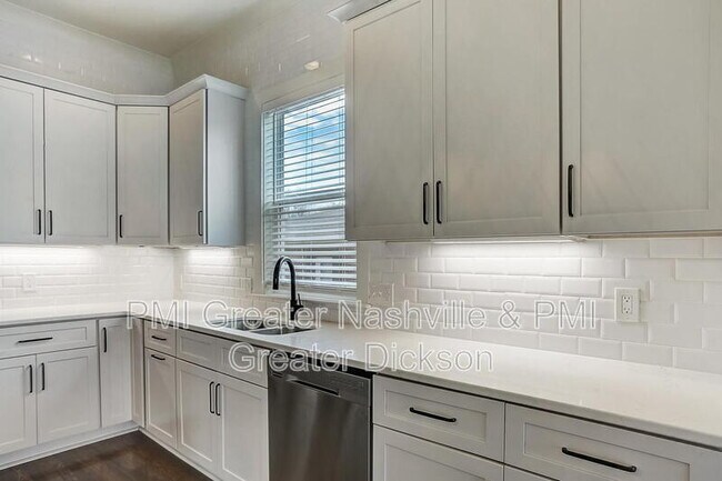 Building Photo - 1113 Park St