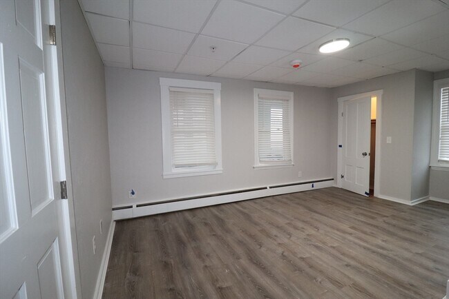 Building Photo - 17 Brigham St