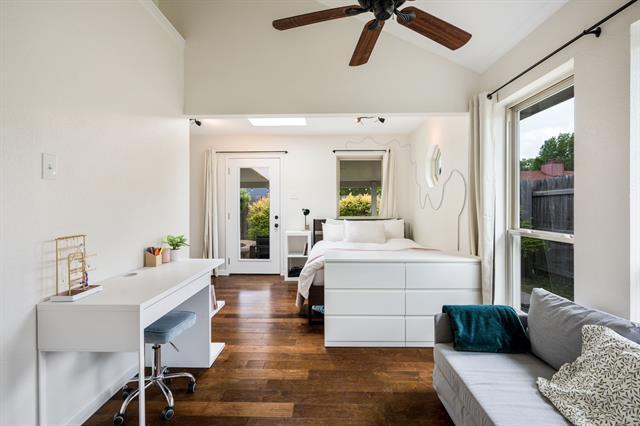 Building Photo - 419 Brooks Ln