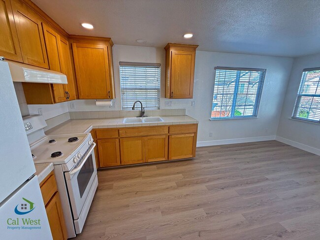 Building Photo - 7661 Forest St