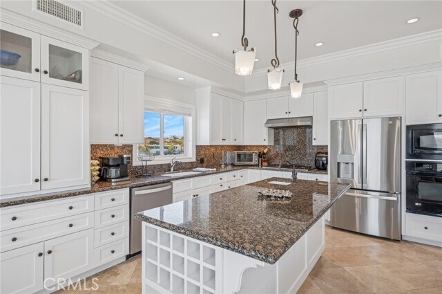 Building Photo - 6111 Seashore Dr