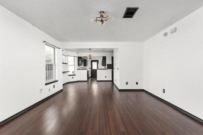 Building Photo - 6908 Villita Cove