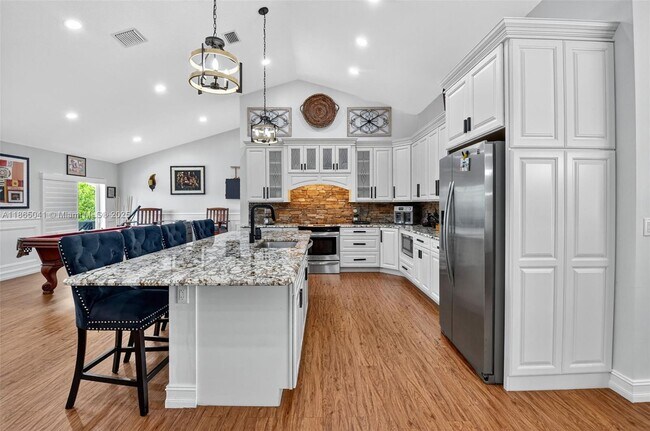 Building Photo - 9505 Majestic Way