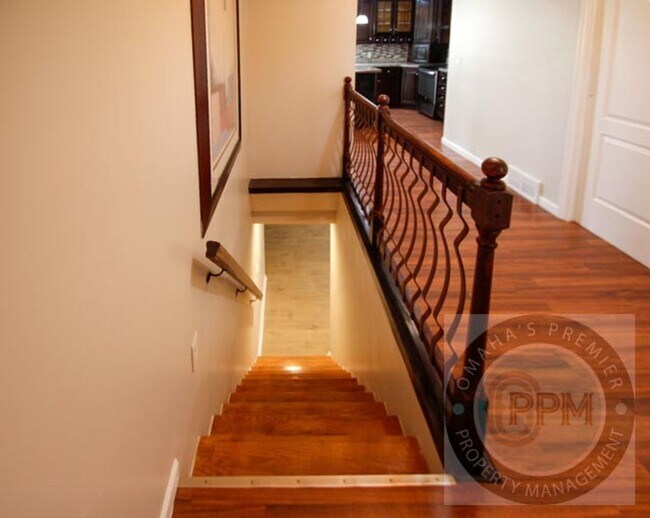 Building Photo - Huge 4-bedroom, 4-bath home