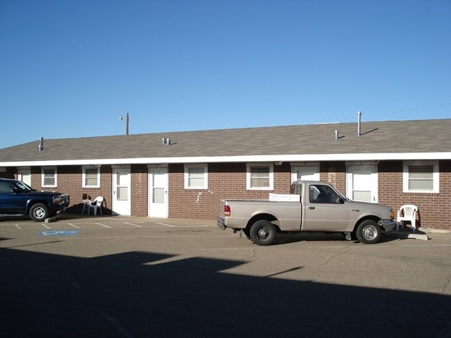 Building Photo - Kirkland & Gregory Drive Apartments