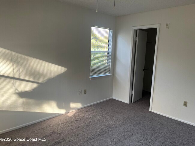 Building Photo - 225 S Tropical Trail