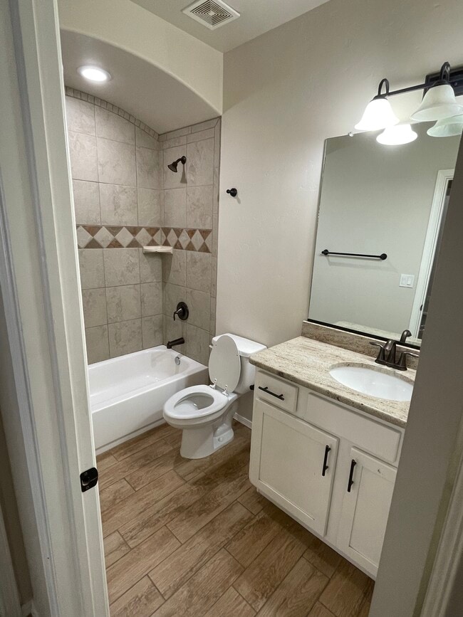 Building Photo - 3933 Agua Duro Dr