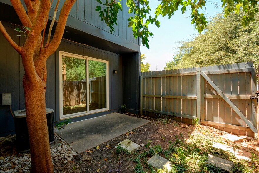 Building Photo - 3452 Willowrun Dr