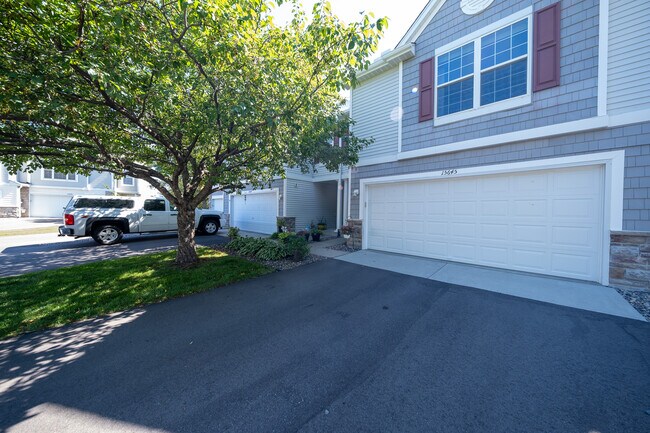 Building Photo - 15645 Float Ct