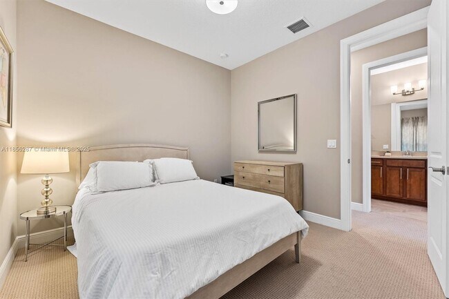 Building Photo - 4434 Ficus St