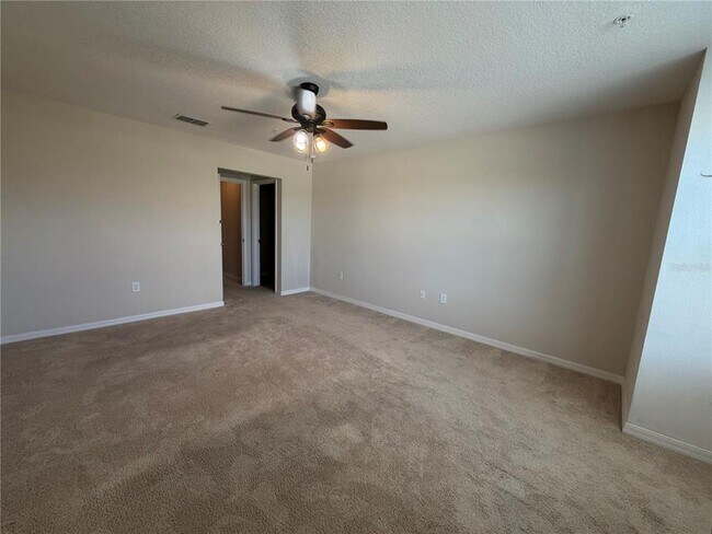 Building Photo - 2432 Seven Oaks Dr
