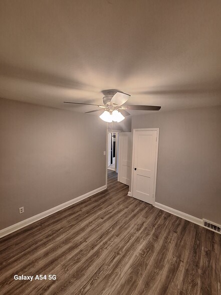 Building Photo - 3721 Frankford Ave