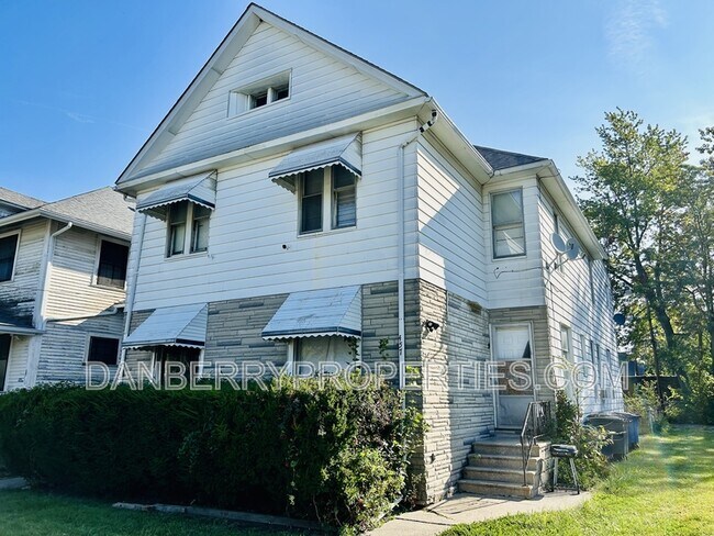 Primary Photo - 457 Parker Ave