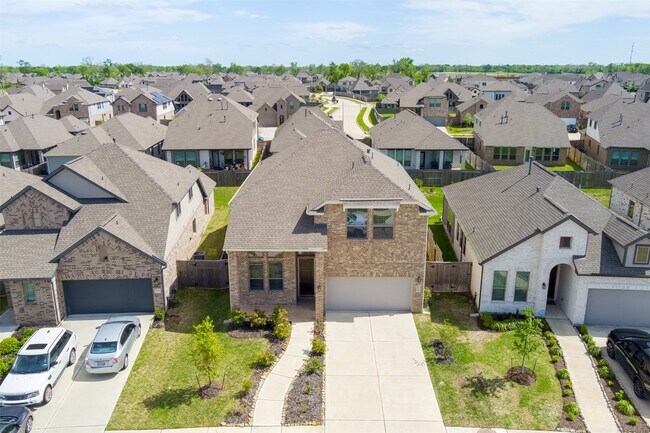 Building Photo - 8714 Windsong Trail Dr