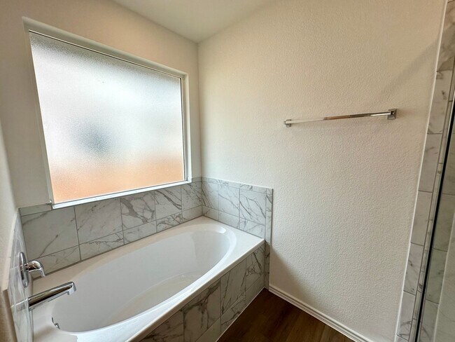 Building Photo - Beautiful Recently New Build Home in West ...
