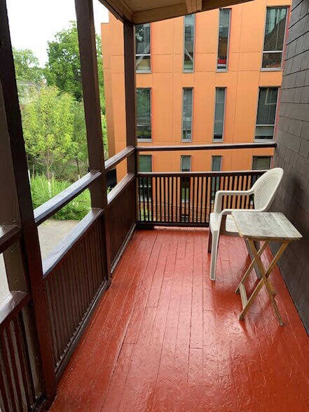 Building Photo - 127 College Ave