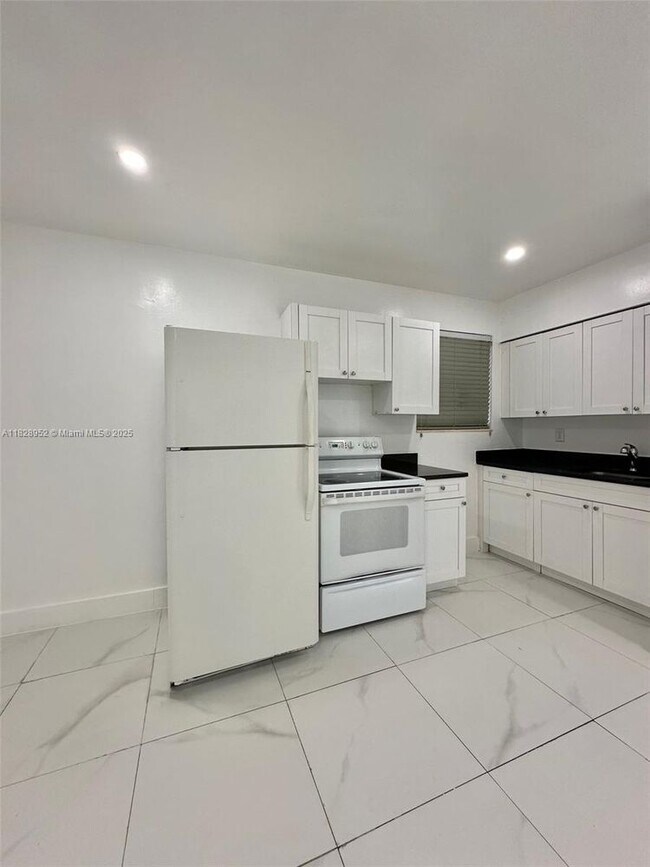 Building Photo - 62 NE 78th St