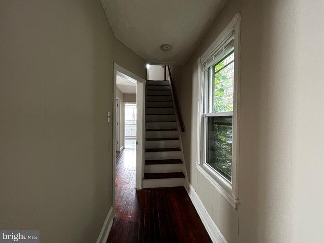 Building Photo - 272 MAPLE