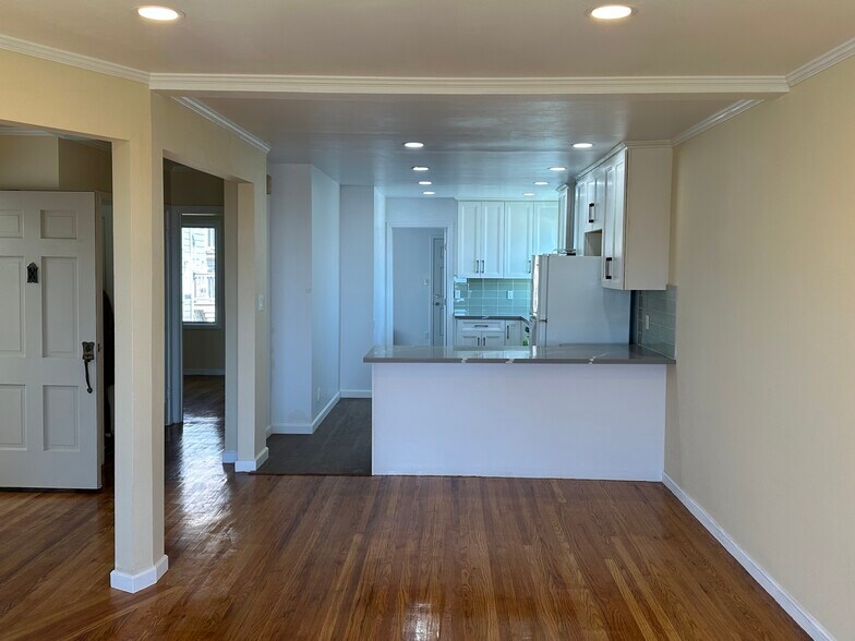 Building Photo - 712 46th Ave