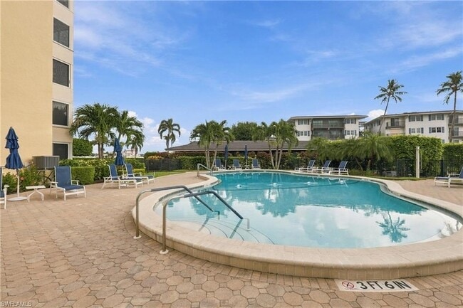 Building Photo - 3410 Gulf Shore Blvd N