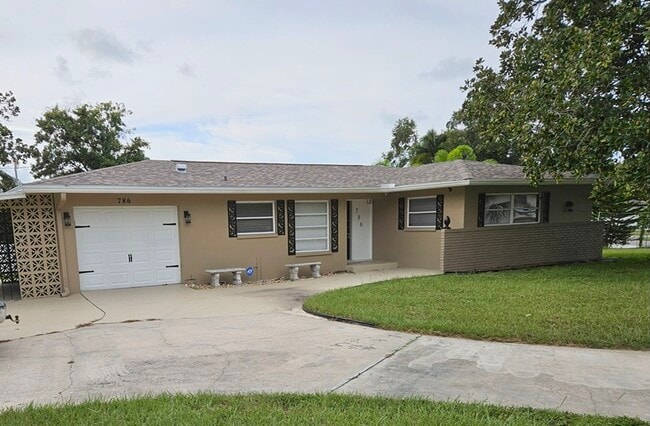 Building Photo - 786 Colony Ln