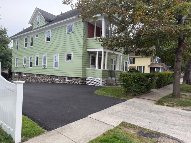 Building Photo - 53 Howland Terrace