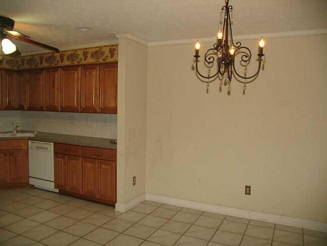 Building Photo - 906 Parkaire Crossing