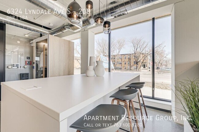 Building Photo - 6324 Lyndale Ave S